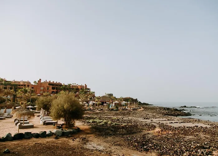 Acogedor Adosado Con Piscina