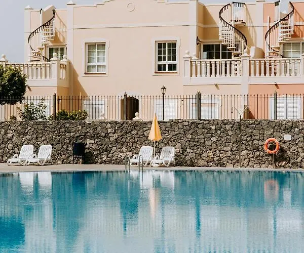 بيت للعطل Acogedor Adosado Con Piscina